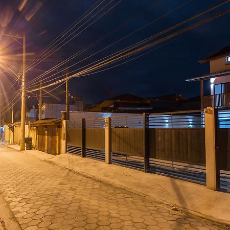 Carolekerry Apartments Sao Sebastiao  Buitenkant foto